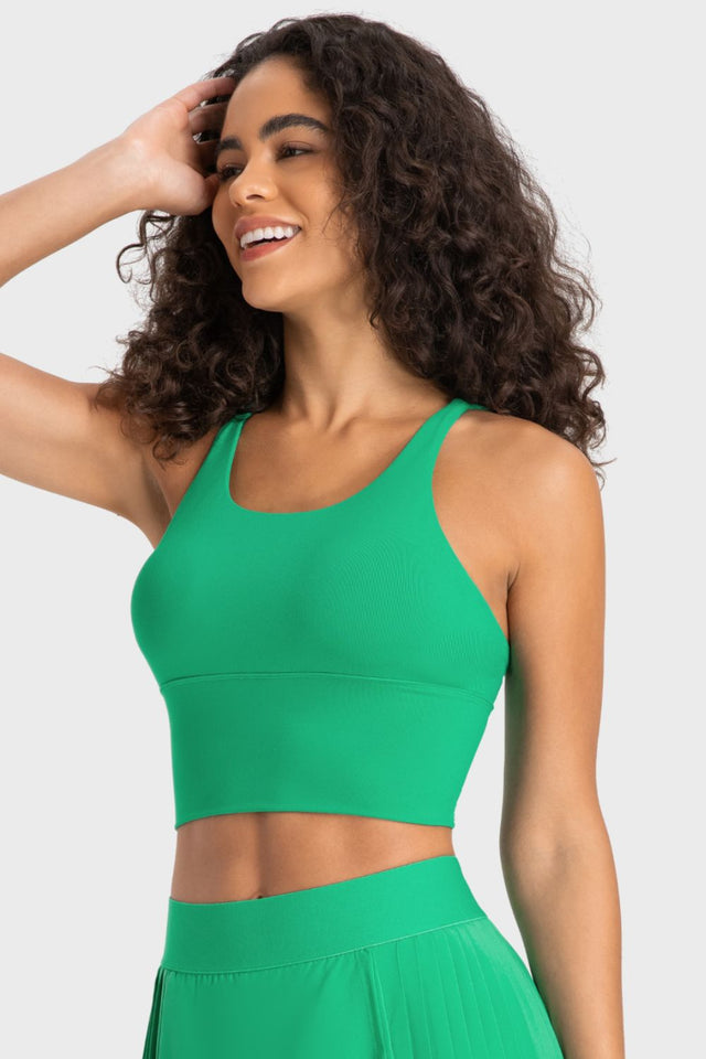 Stylish women's crisscross activewear sports bra