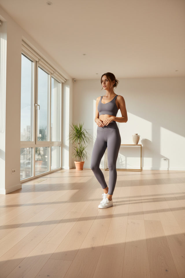 Women's athleisure leggings outfit